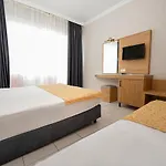 Club Hotel 3*