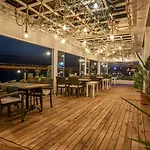 Club Hotel