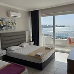 Club Hotel