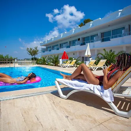 Hotel Side Beach Club 3*
