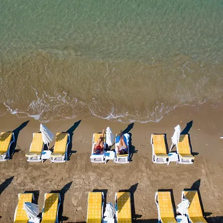 Side Beach Club 3*