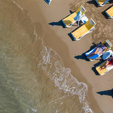 Side Beach Club Hotel