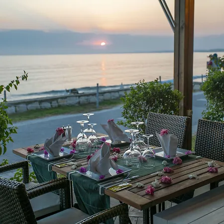 Hotel Side Beach Club