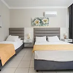 Club Hotel