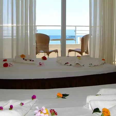 Club&hotel 3* Side